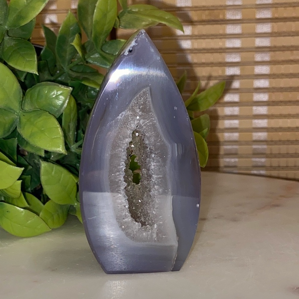 Gray Agate Geode Crystal - Picture 2 of 11
